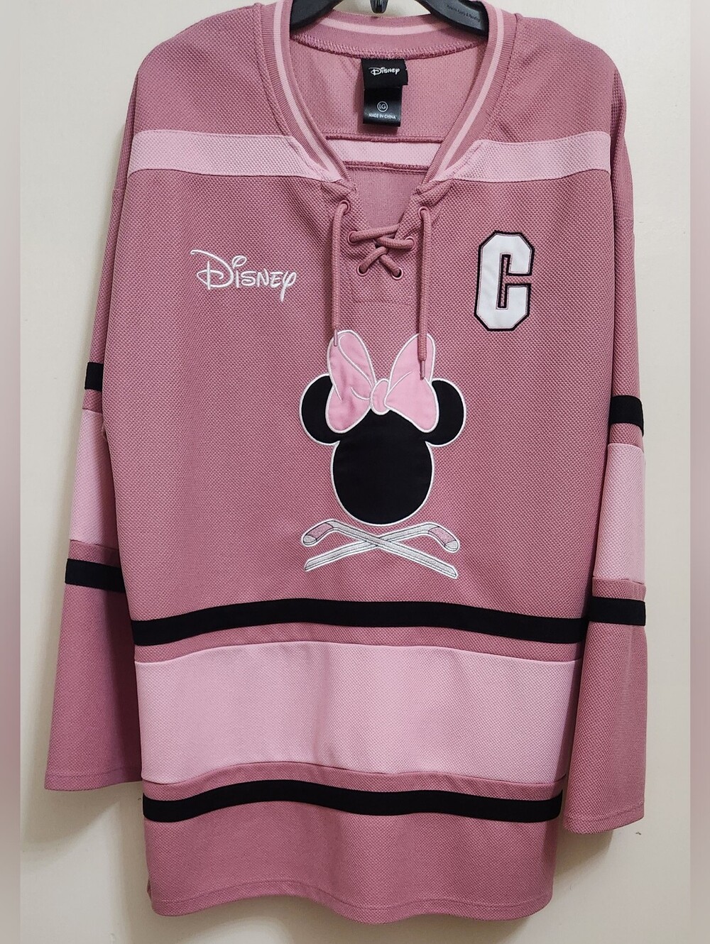 **NEW** Disney Minnie Mouse BoxLunch Box Lunch L Large Pink #28 Hockey Jersey